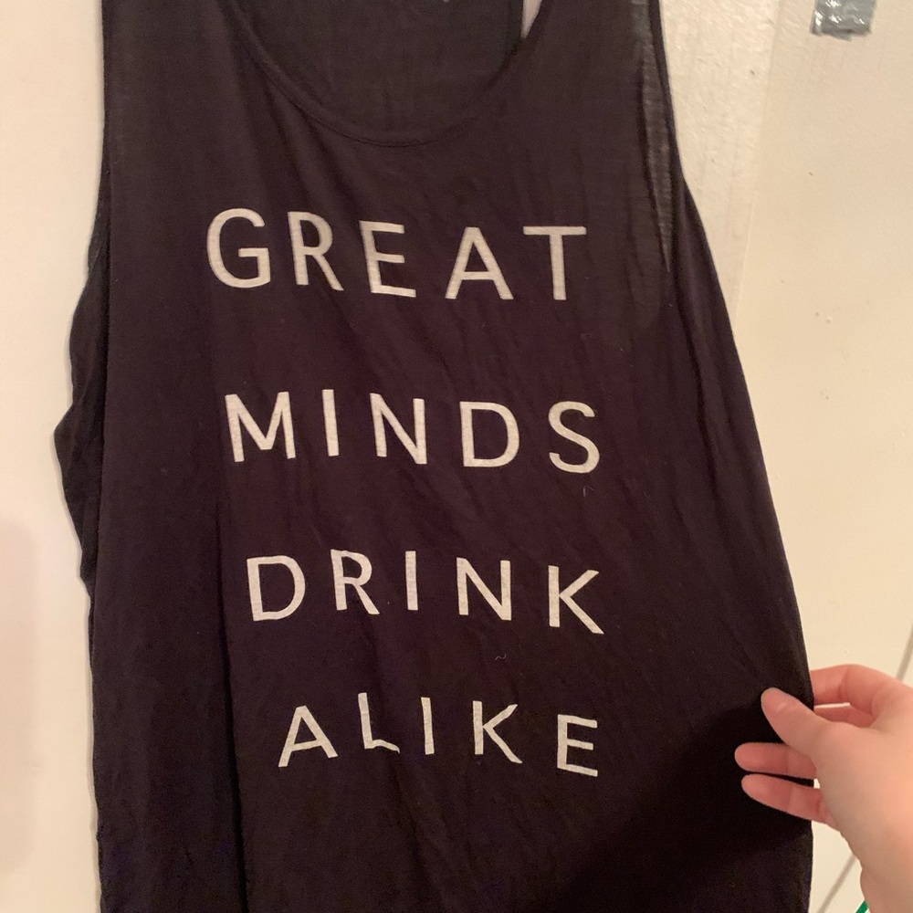 Graphic tank. M - Picture 2 of 3